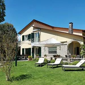 Augustus Hotel&resort Hotel